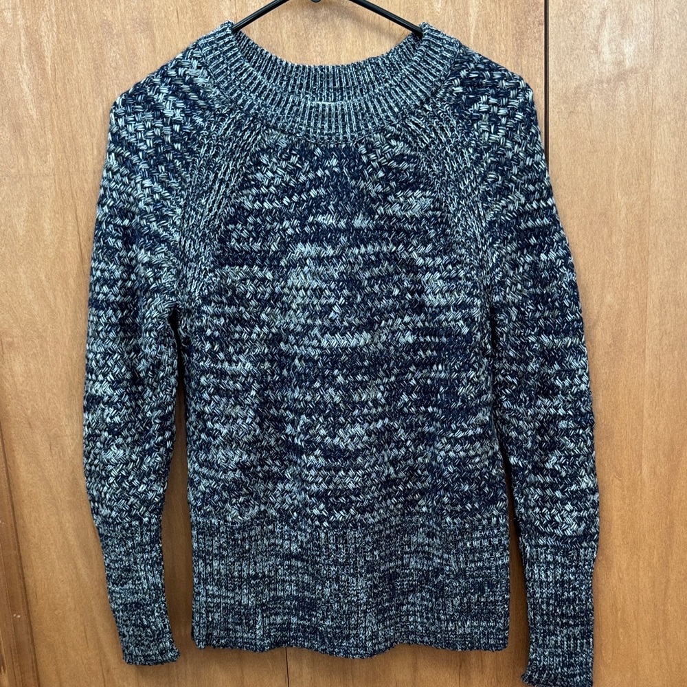 Universal Thread Women's Blue and Gray Crewneck Sweater